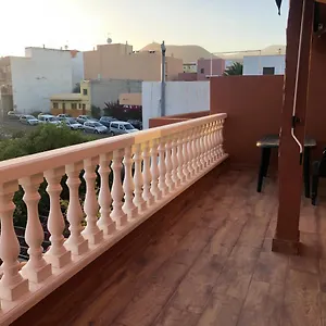 san-isidro-2-rooms-quiet-terrace.adeje-hotels.com/